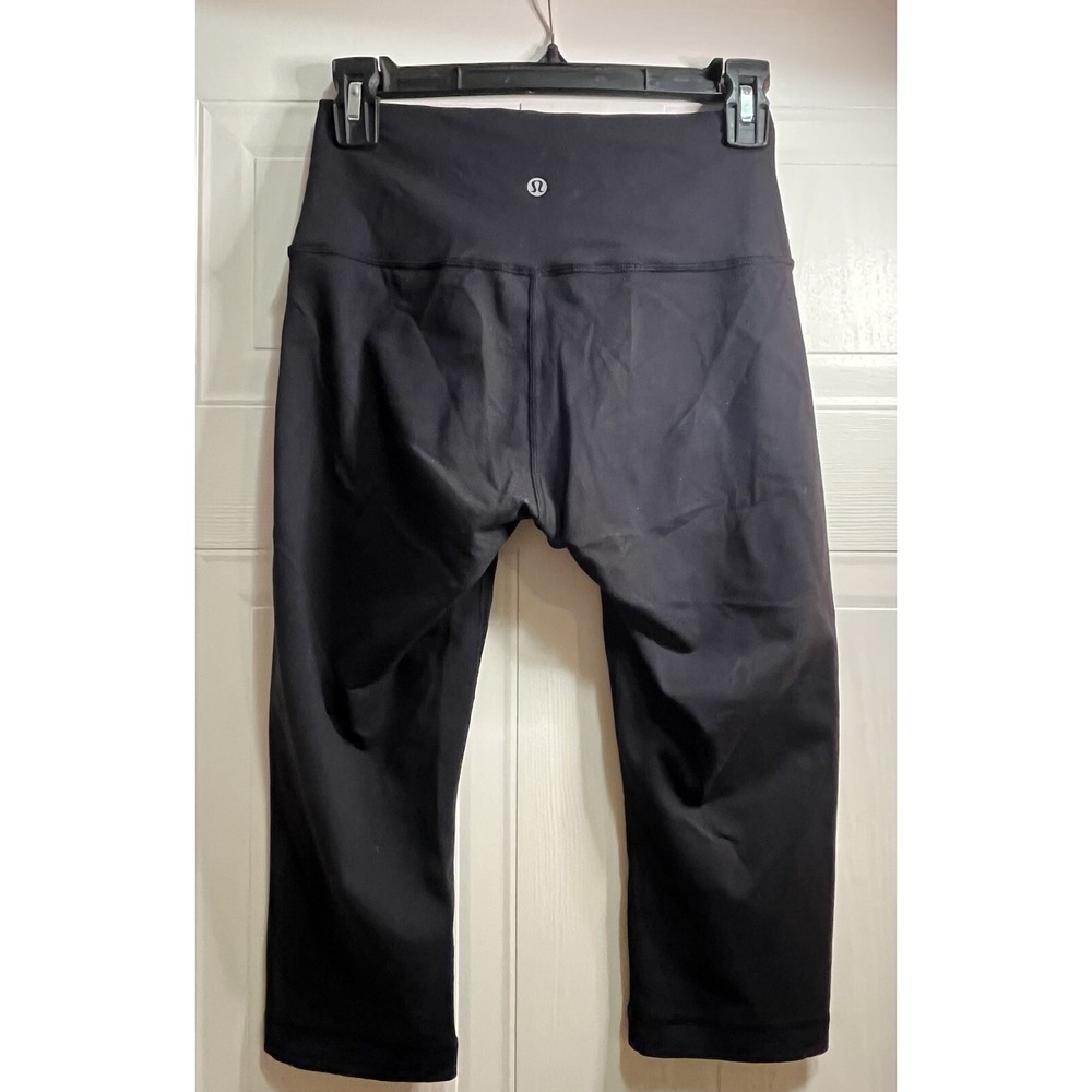 Lululemon Women's Black‎ Active Capri Leggings - Size 6